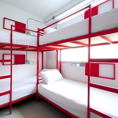 Jellybean Ezy Hostel Sathorn Bangkok Bagian luar foto