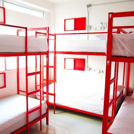 Jellybean Ezy Hostel Sathorn Bangkok Bagian luar foto