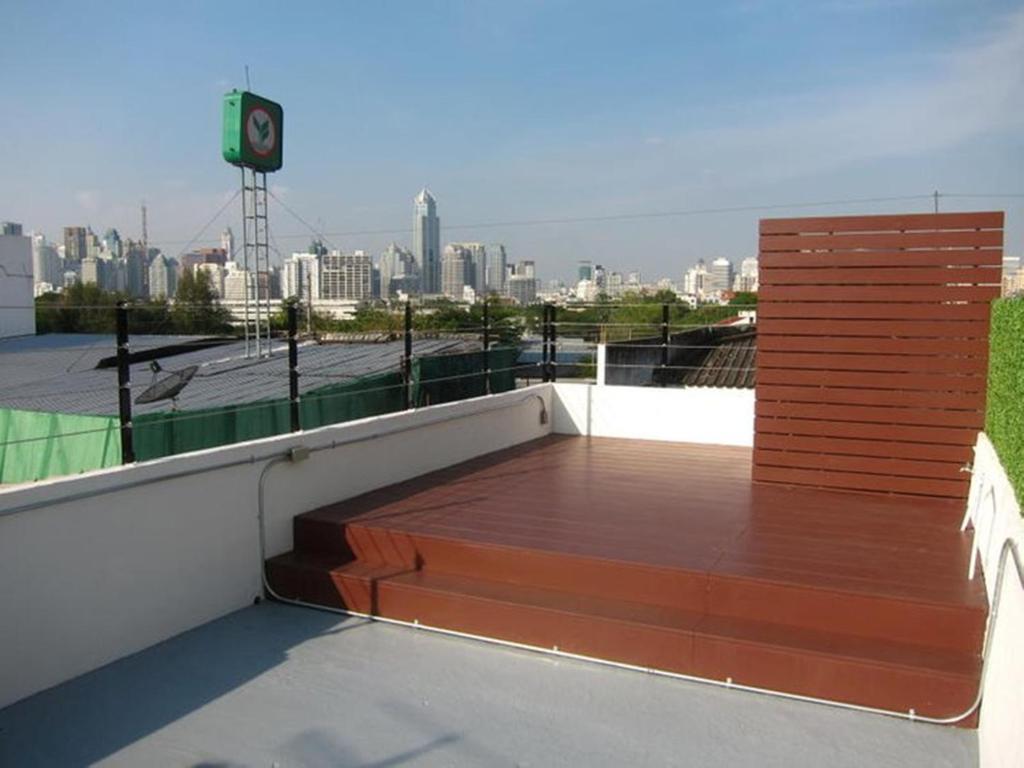 Jellybean Ezy Hostel Sathorn Bangkok Bagian luar foto
