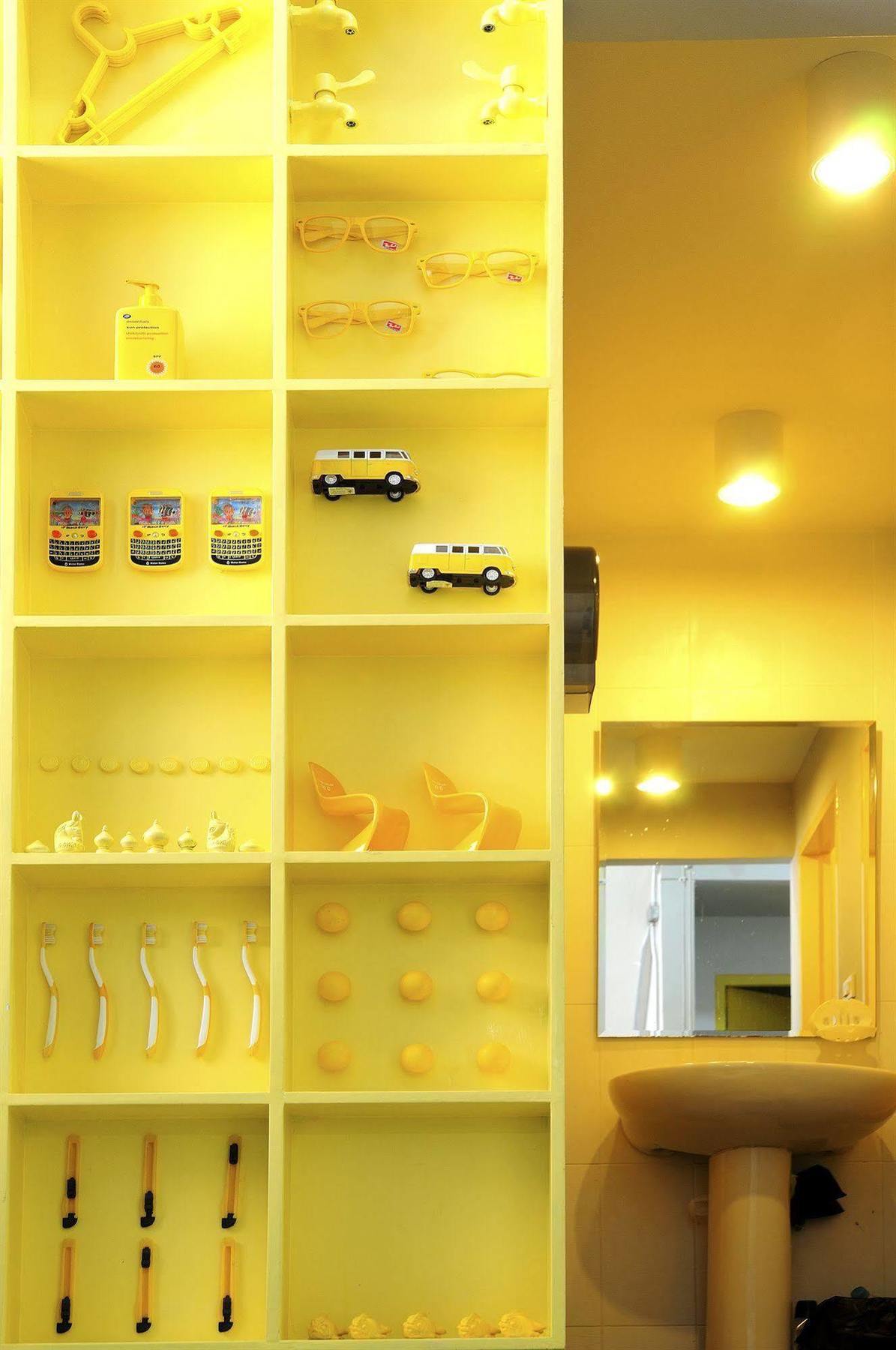 Jellybean Ezy Hostel Sathorn Bangkok Bagian luar foto