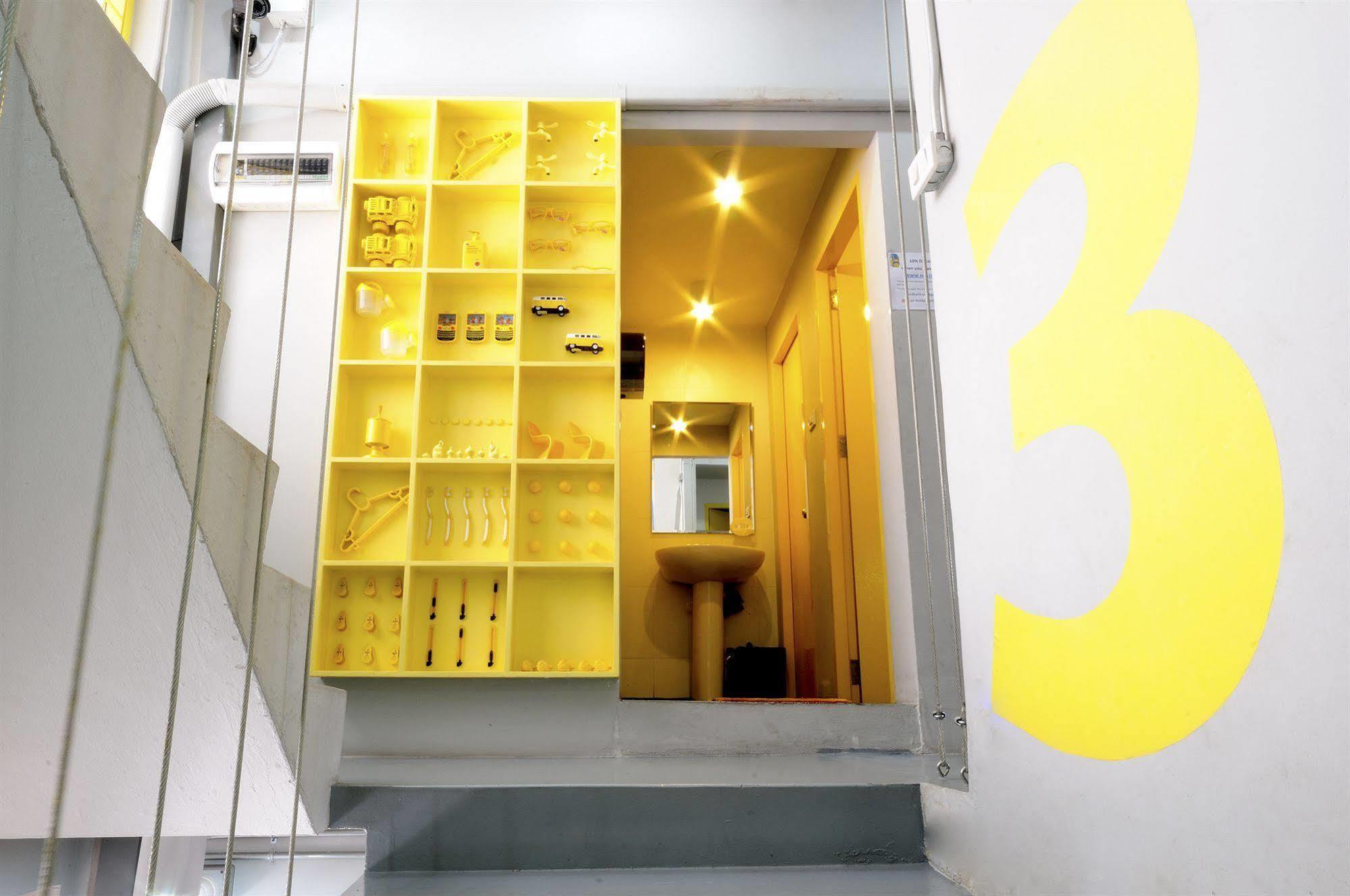 Jellybean Ezy Hostel Sathorn Bangkok Bagian luar foto